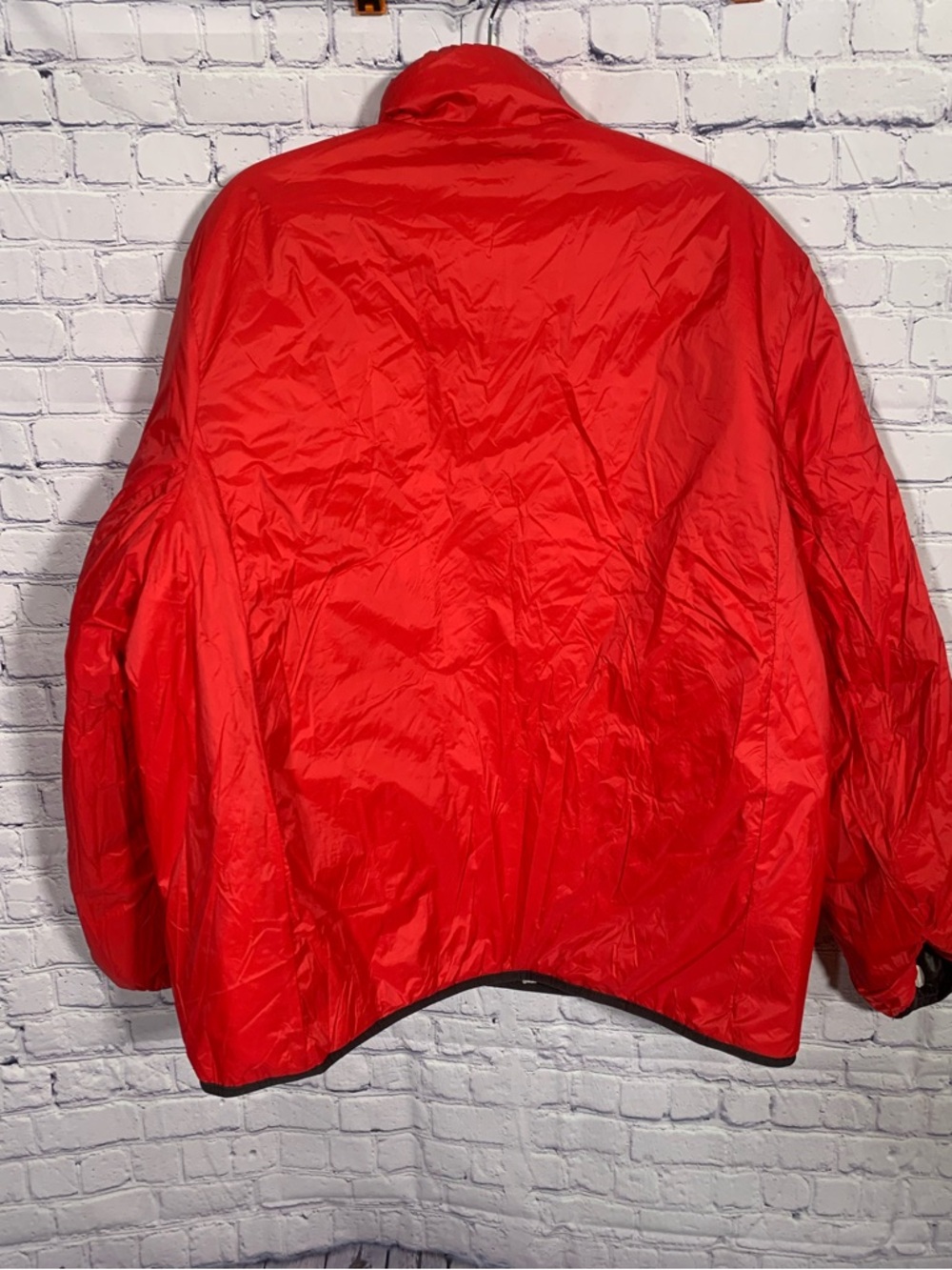 Disney Reversible Puffer Jacket Black & White Mini Mouse Red XL Vacation Casual - Picture 9 of 11
